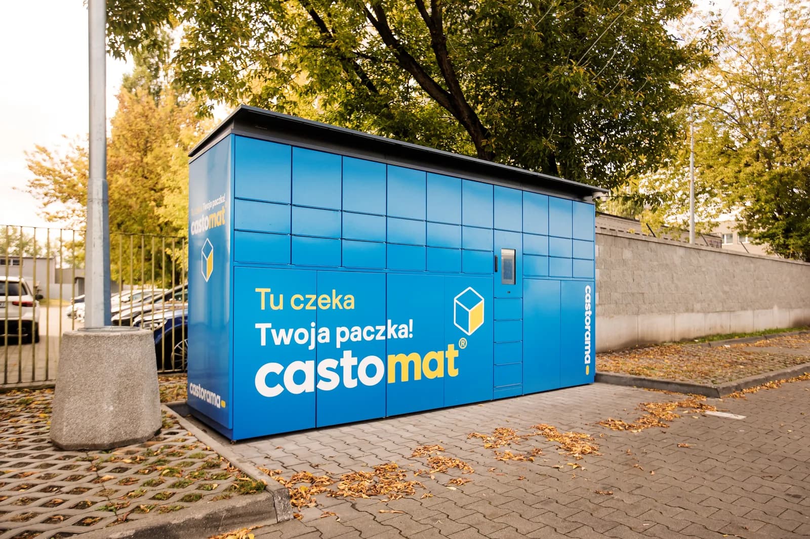 Instalación exterior de LOKO DIY para retail especializado